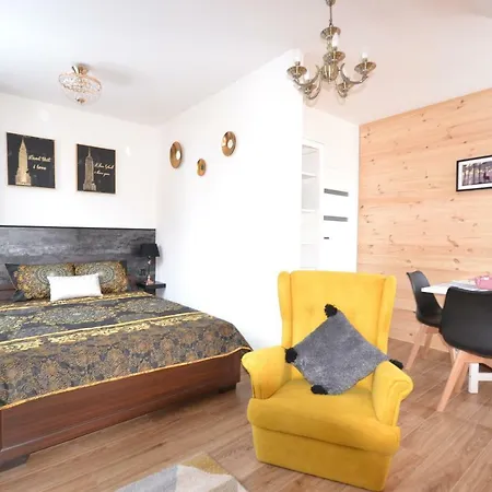 Golden Mountain Apartament *