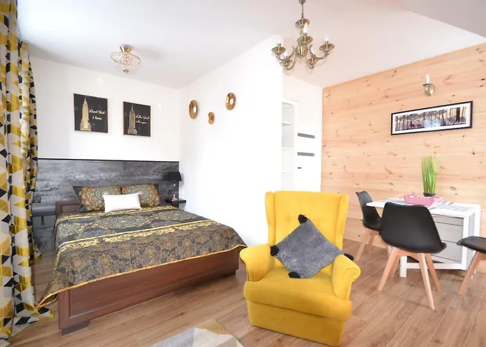 Golden Mountain Apartment *