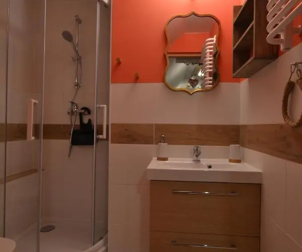 Golden Mountain Apartment *